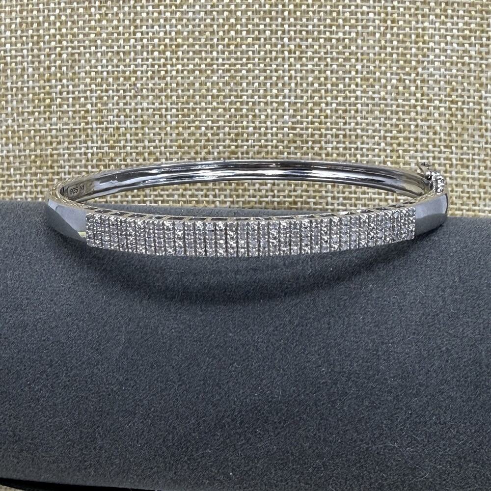Sterling Silver 925 Pave Clear Rhinestone Hinged Bangle Bracelet 14 grams Size 7